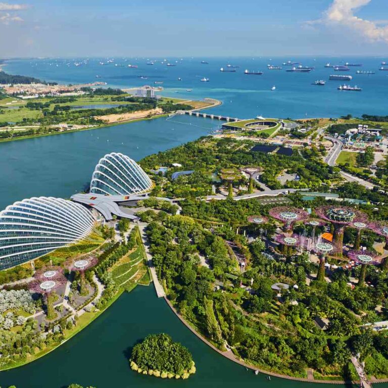 singapore--garden-by-the-bay--supertree-grove-638256268-fa59e7e78b6449aaa40f68eafe6ff1a1